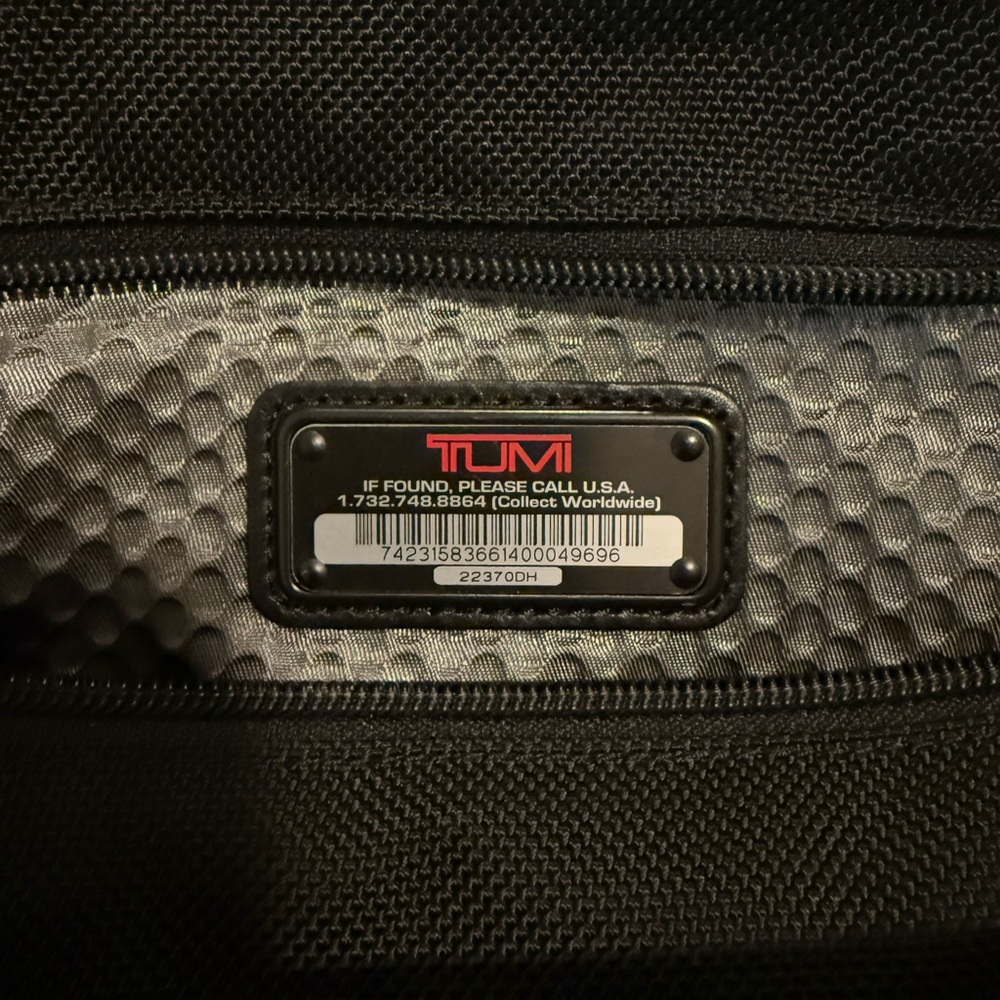 Tumi Alpha Deluxe Portfolio Messenger Bag - Picture 5 of 5